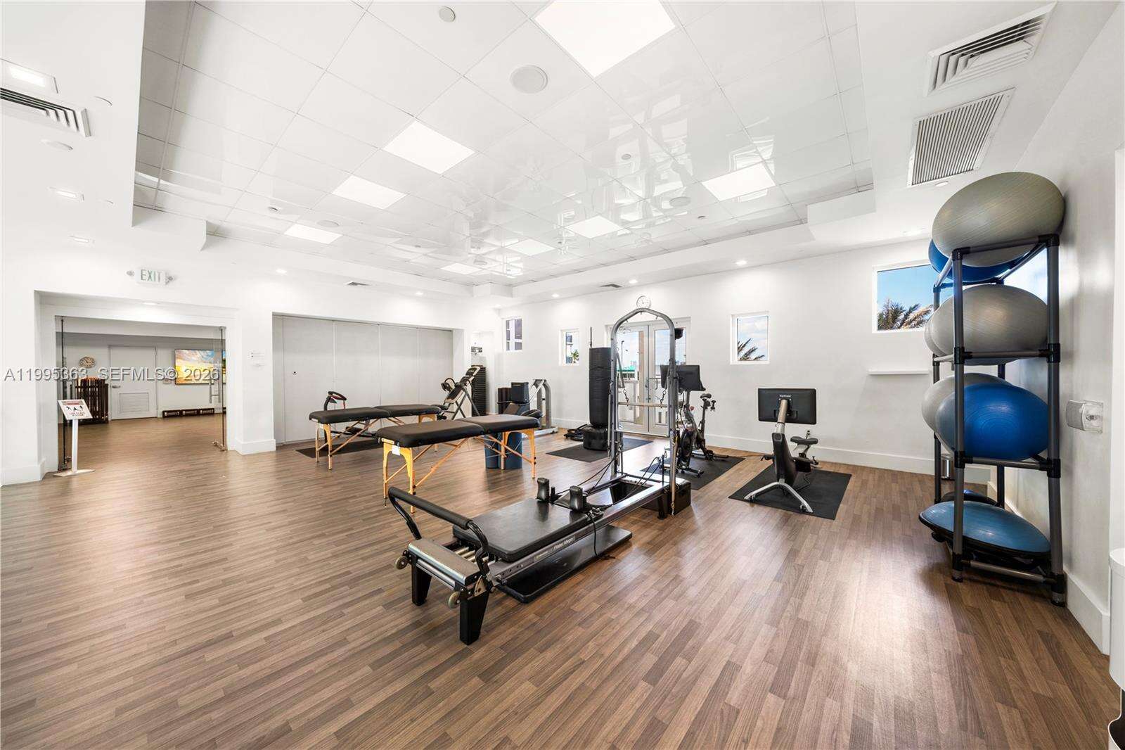 Blue Diamond at 4779 Collins Ave, Miami Beach, FL 33140 - For Rent photo 25