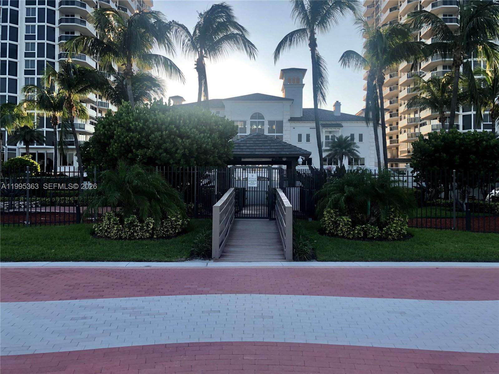 Blue Diamond at 4779 Collins Ave, Miami Beach, FL 33140 - For Rent photo 31