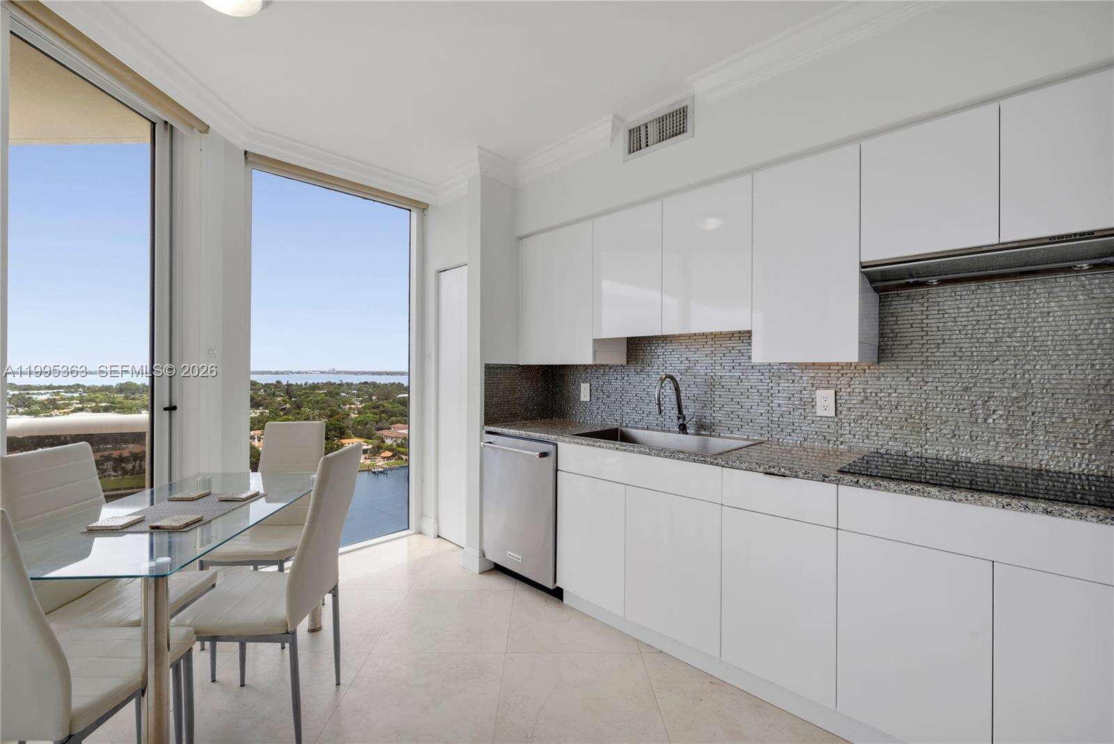Blue Diamond at 4779 Collins Ave, Miami Beach, FL 33140 - For Rent photo 6