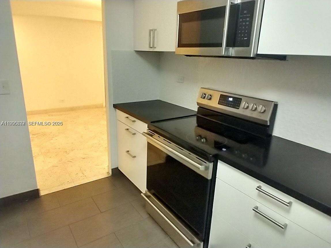 Maison Grande at 6039 Collins Ave, Miami Beach, FL 33140 - For Rent photo 15