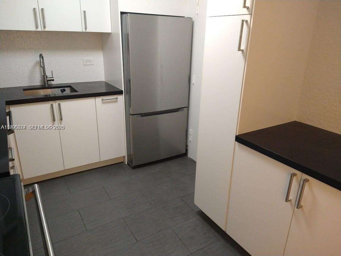Maison Grande at 6039 Collins Ave, Miami Beach, FL 33140 - For Rent photo 16
