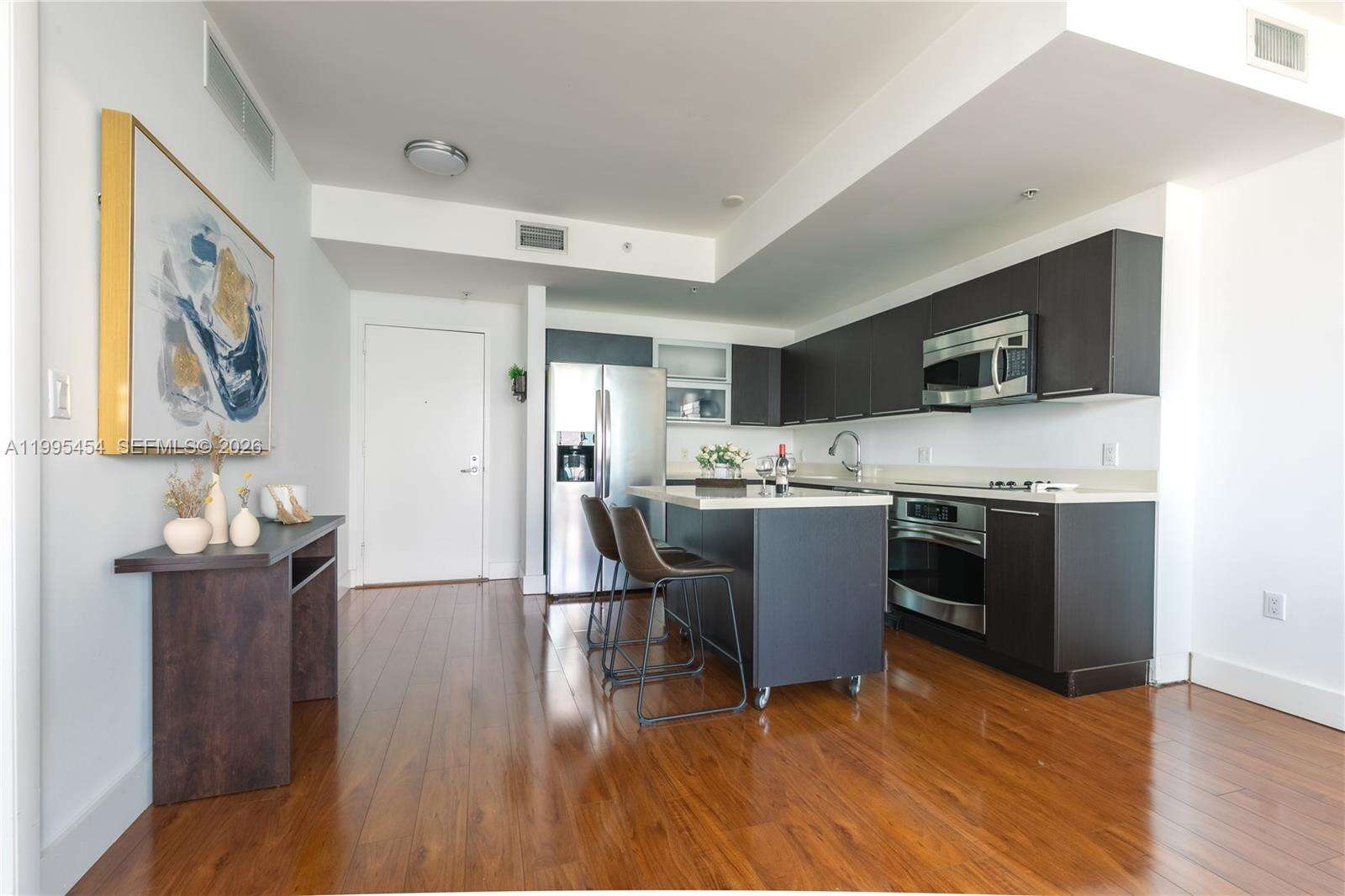 The Ivy at 90 3 St, Miami, FL 33130 - For Rent photo 2