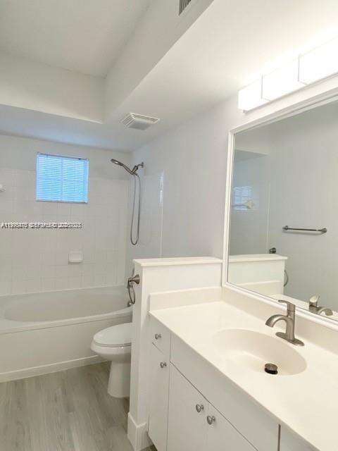 Porto Bellagio at 17100 Bay Rd, Sunny Isles Beach, FL 33160 - For Rent photo 25
