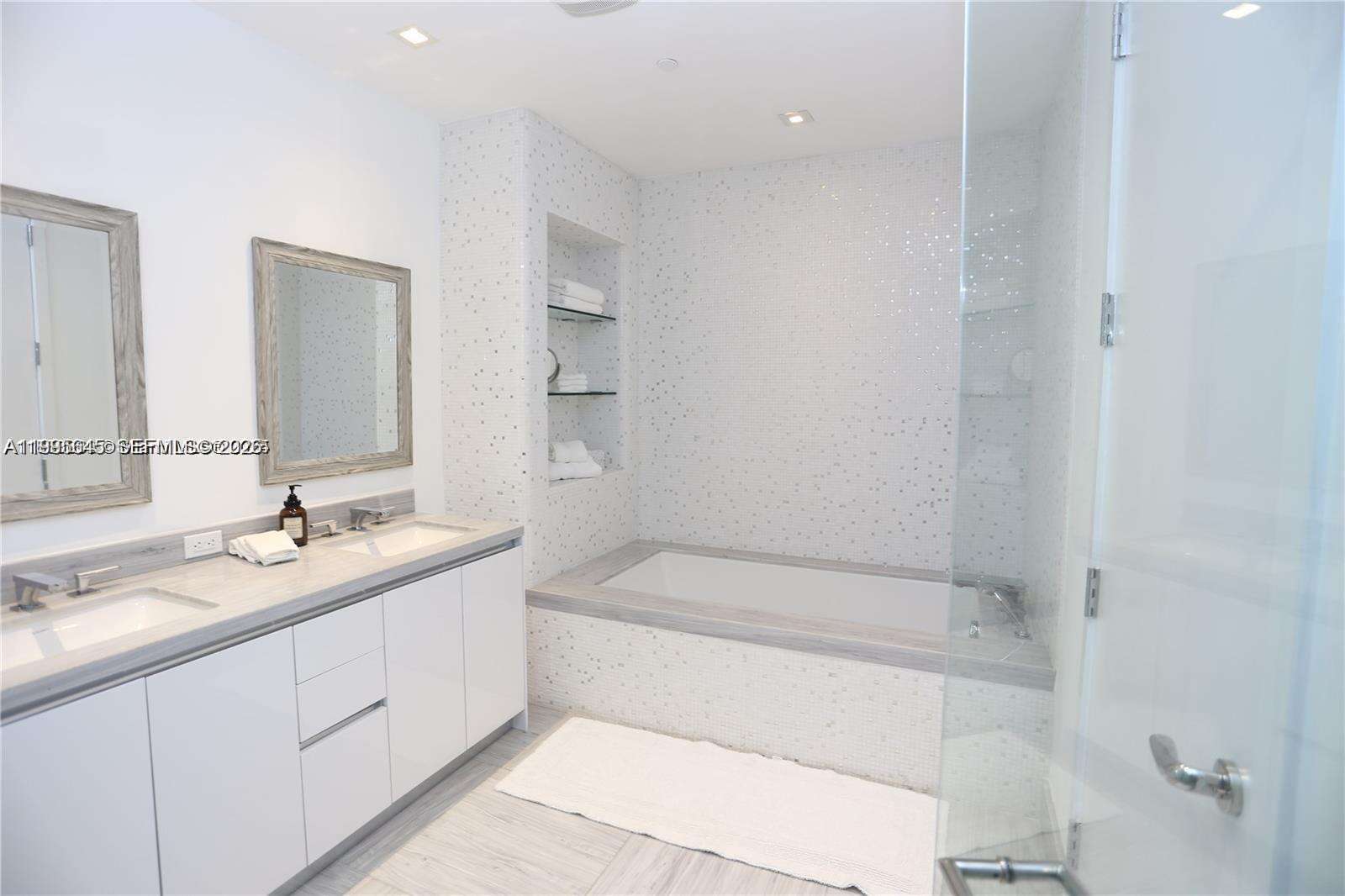 Jade Signature at 16901 Collins Ave, Sunny Isles Beach, FL 33160 - For Rent photo 11