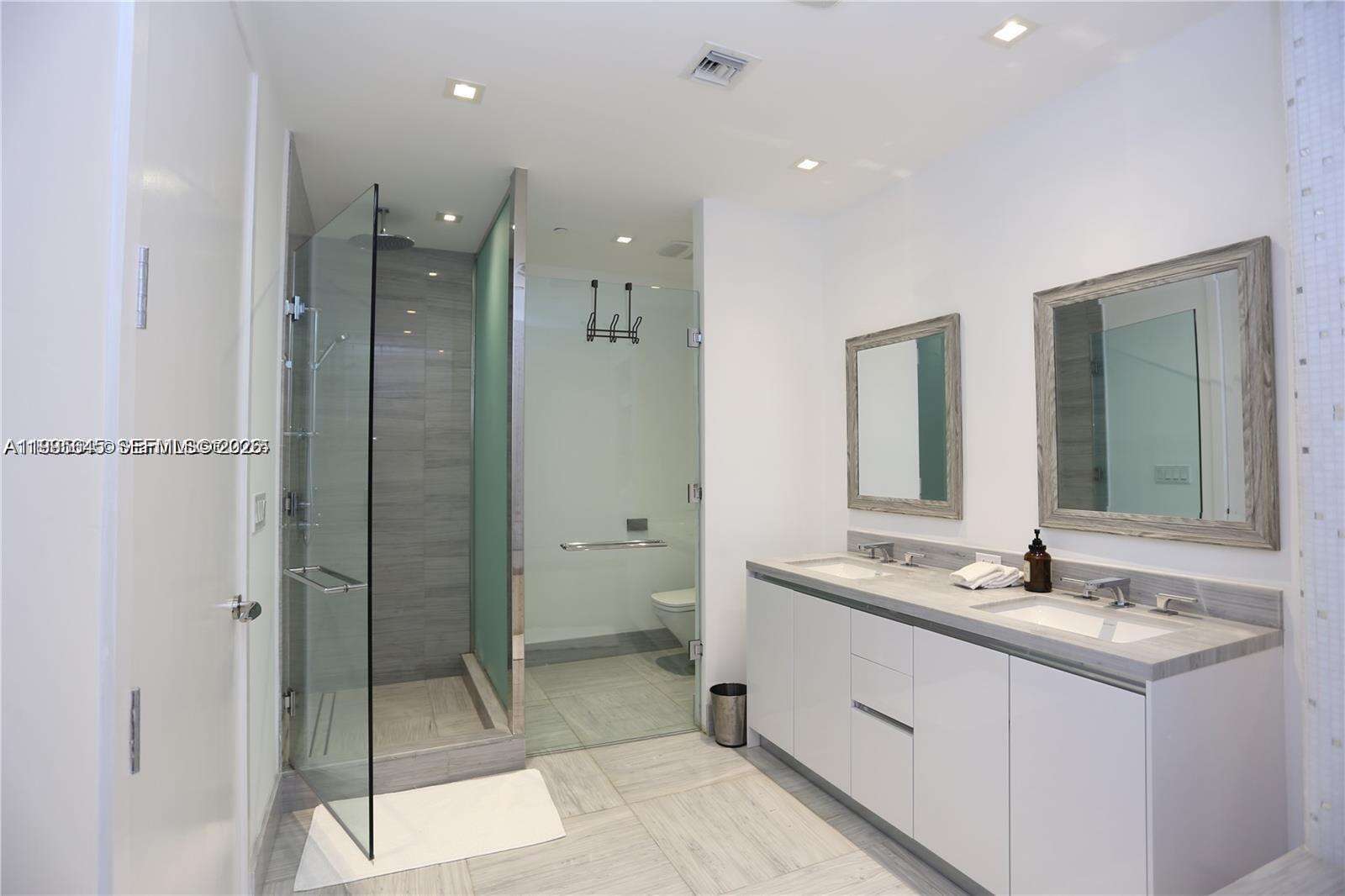 Jade Signature at 16901 Collins Ave, Sunny Isles Beach, FL 33160 - For Rent photo 10