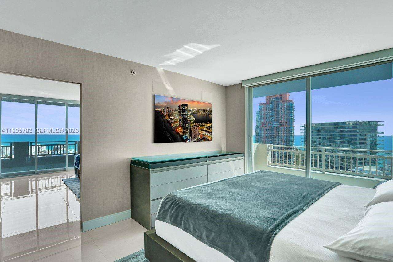 Yacht Club At Portofino at 90 Alton Rd, Miami Beach, FL 33139 - For Rent photo 4