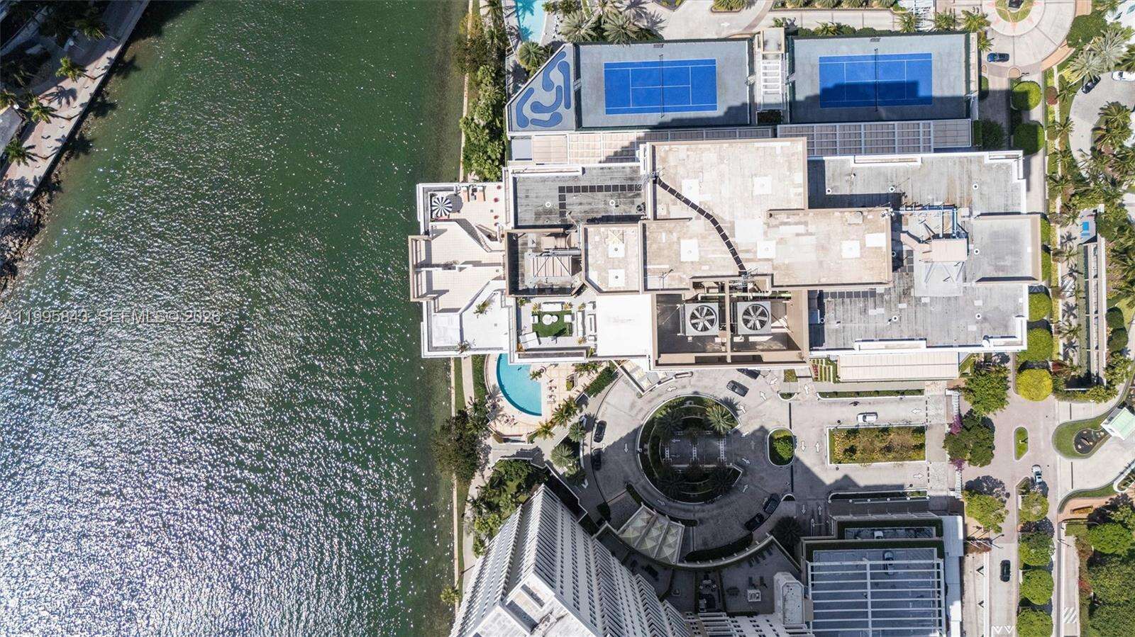 Courts Brickell Key at 801 Brickell Key Blvd, Miami, FL 33131 - For Rent photo 11