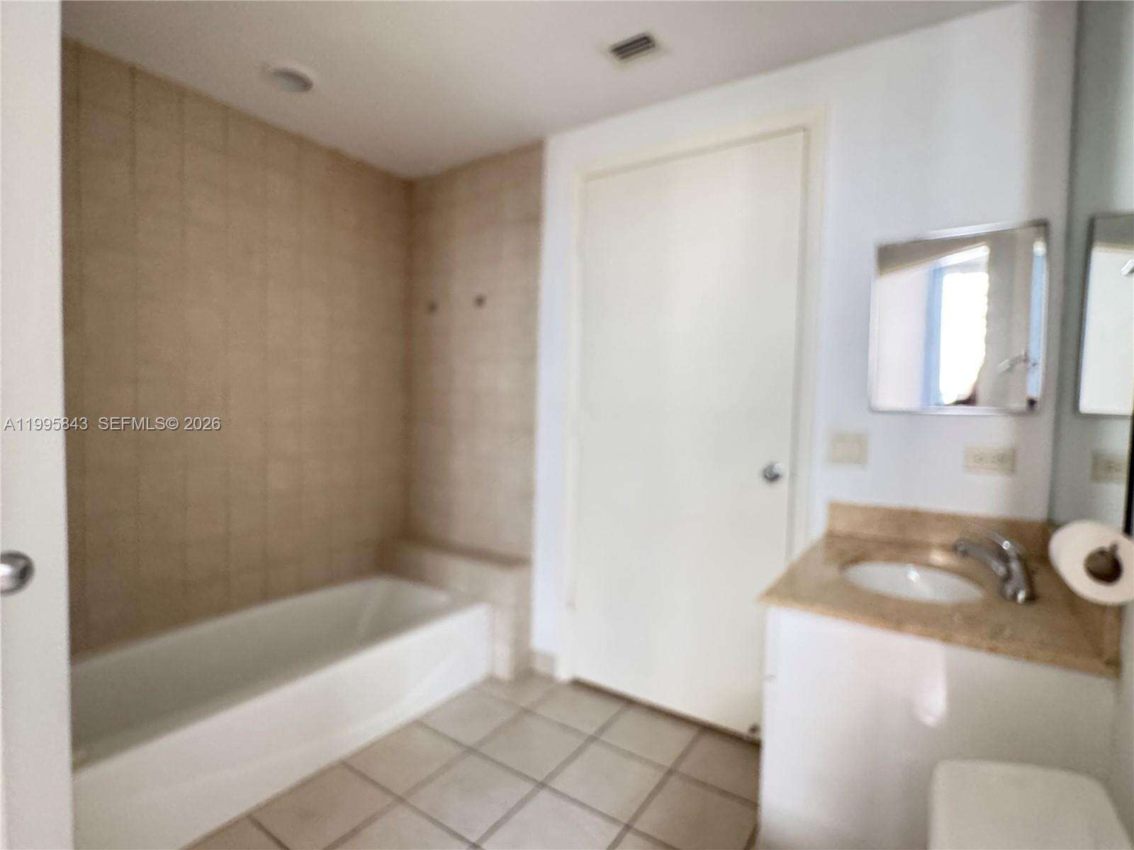 Courts Brickell Key at 801 Brickell Key Blvd, Miami, FL 33131 - For Rent photo 21