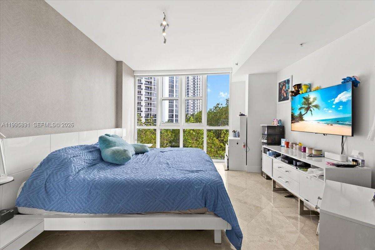 Trump Royale at 18201 Collins Ave, Sunny Isles Beach, FL 33160 - For Rent photo 14