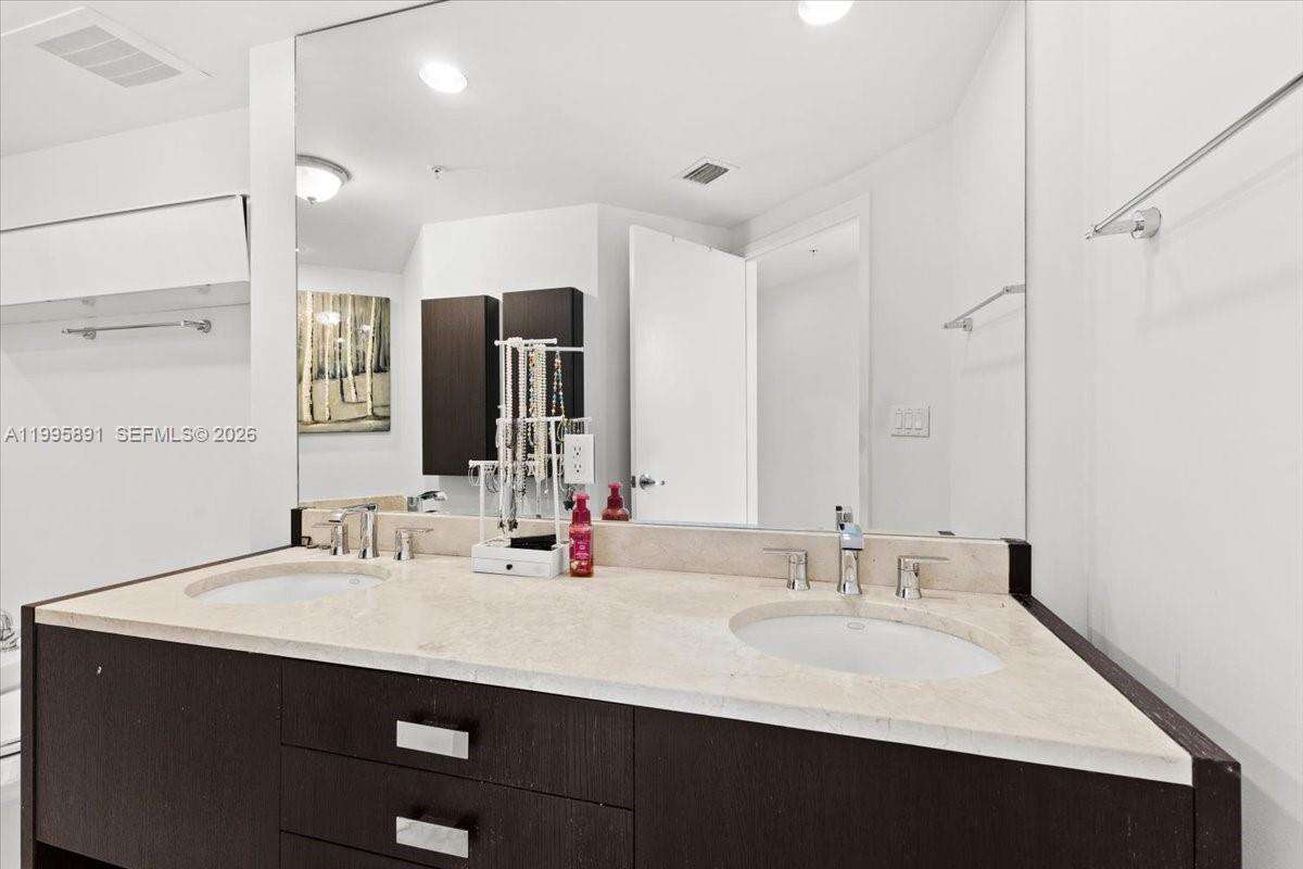 Trump Royale at 18201 Collins Ave, Sunny Isles Beach, FL 33160 - For Rent photo 16