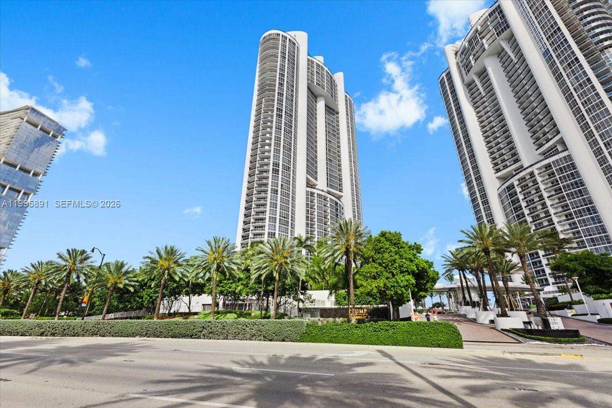 Trump Royale at 18201 Collins Ave, Sunny Isles Beach, FL 33160 - For Rent photo 26