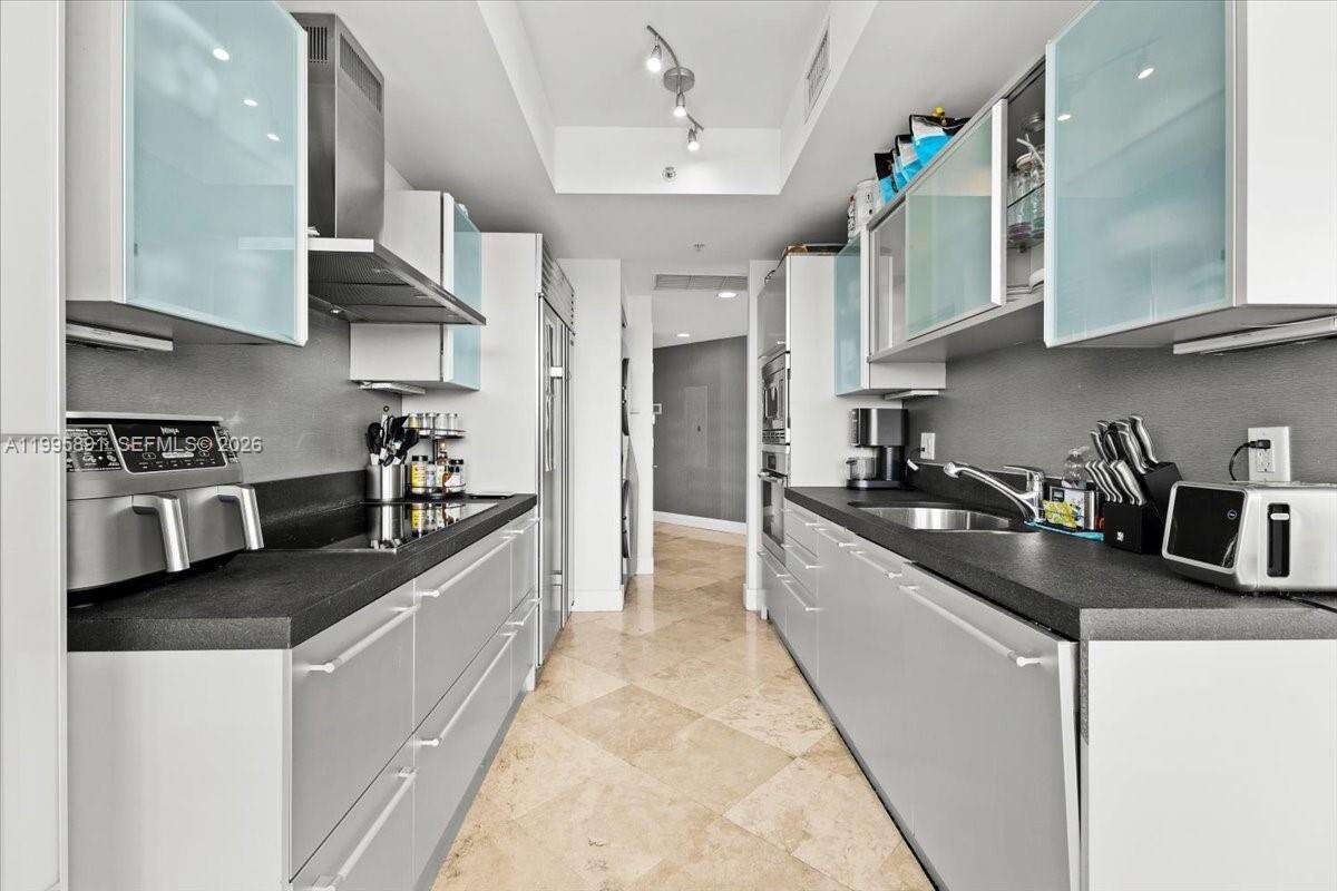 Trump Royale at 18201 Collins Ave, Sunny Isles Beach, FL 33160 - For Rent photo 6