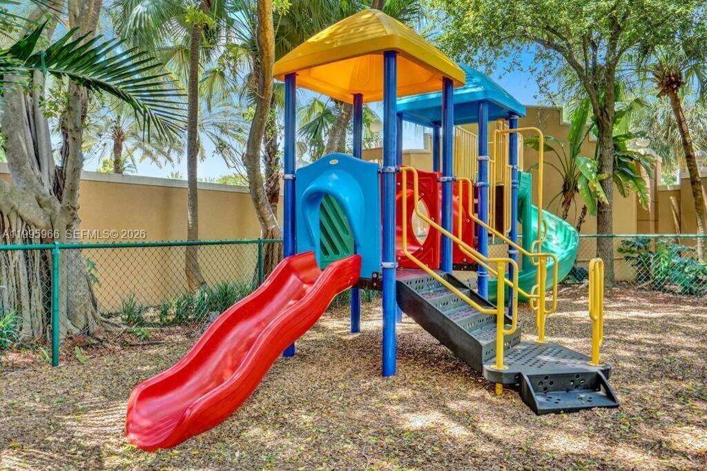 The Yacht Club At Aventura at 19801 Country Club Dr, Aventura, FL 33180 - For Rent photo 32