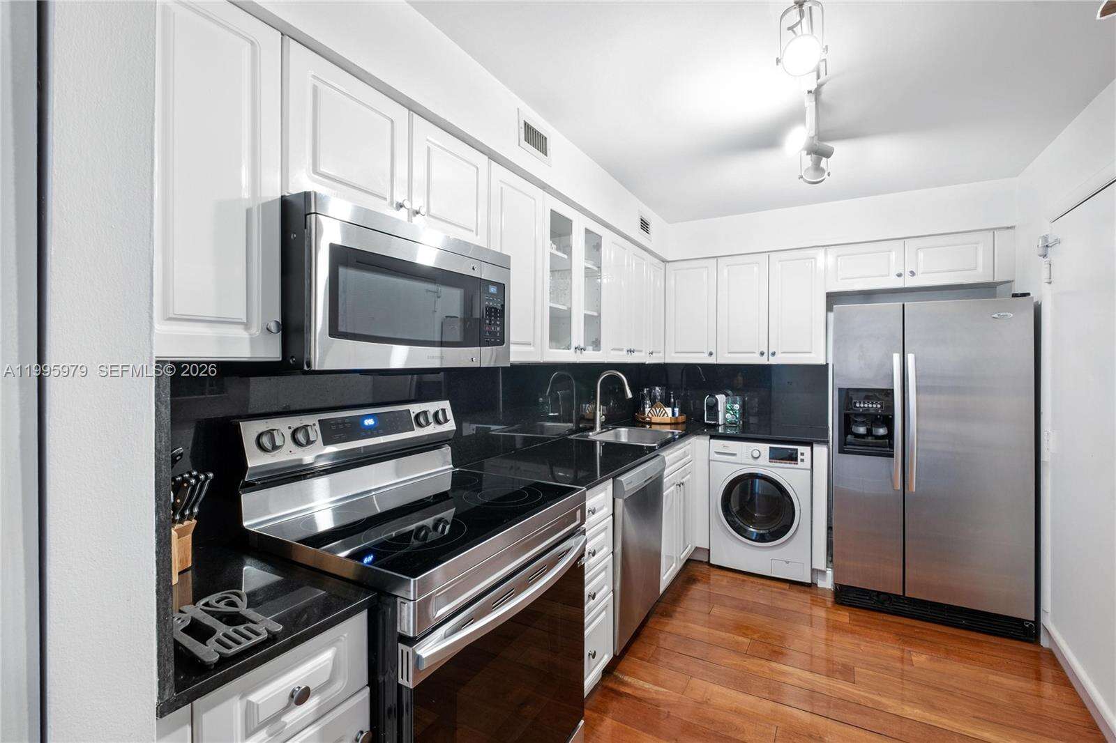 Aquasol at 6770 Indian Creek Dr, Miami Beach, FL 33141 - For Rent photo 8
