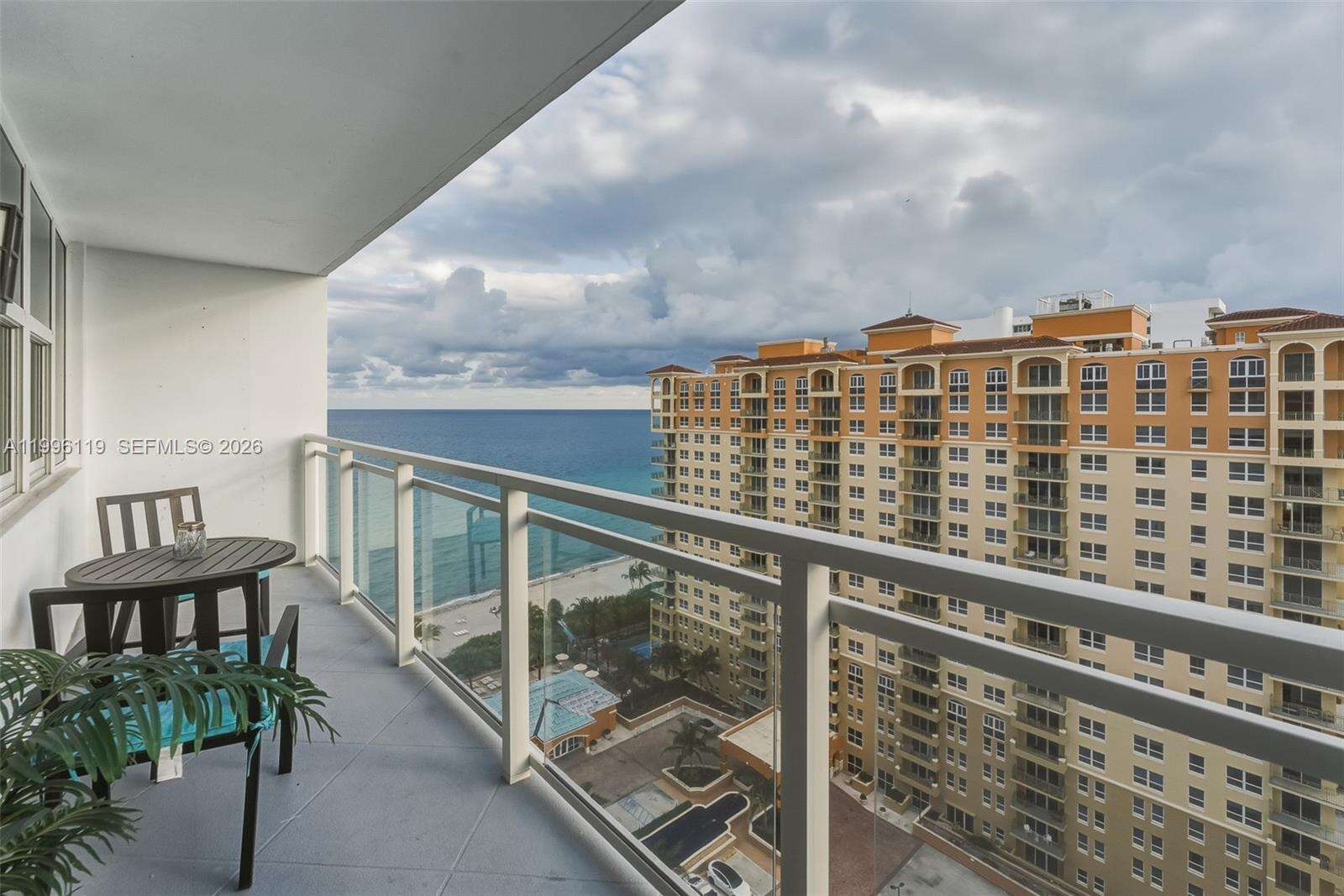 Parker Plaza at 2030 Ocean Dr, Hallandale Beach, FL 33009 - For Rent photo 11