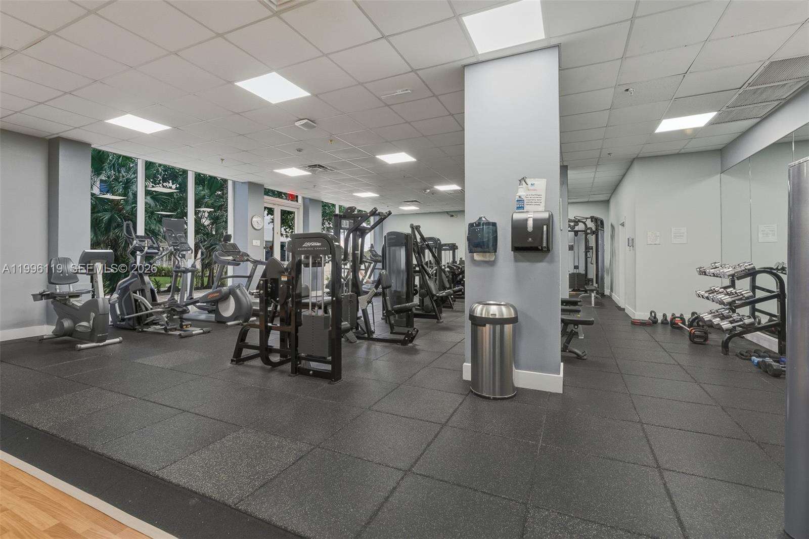 Parker Plaza at 2030 Ocean Dr, Hallandale Beach, FL 33009 - For Rent photo 15