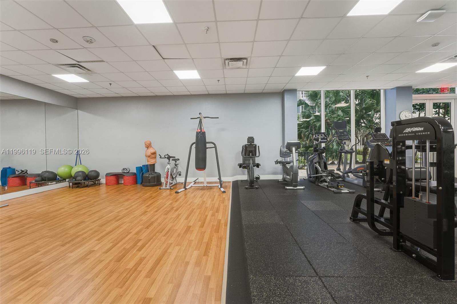 Parker Plaza at 2030 Ocean Dr, Hallandale Beach, FL 33009 - For Rent photo 16