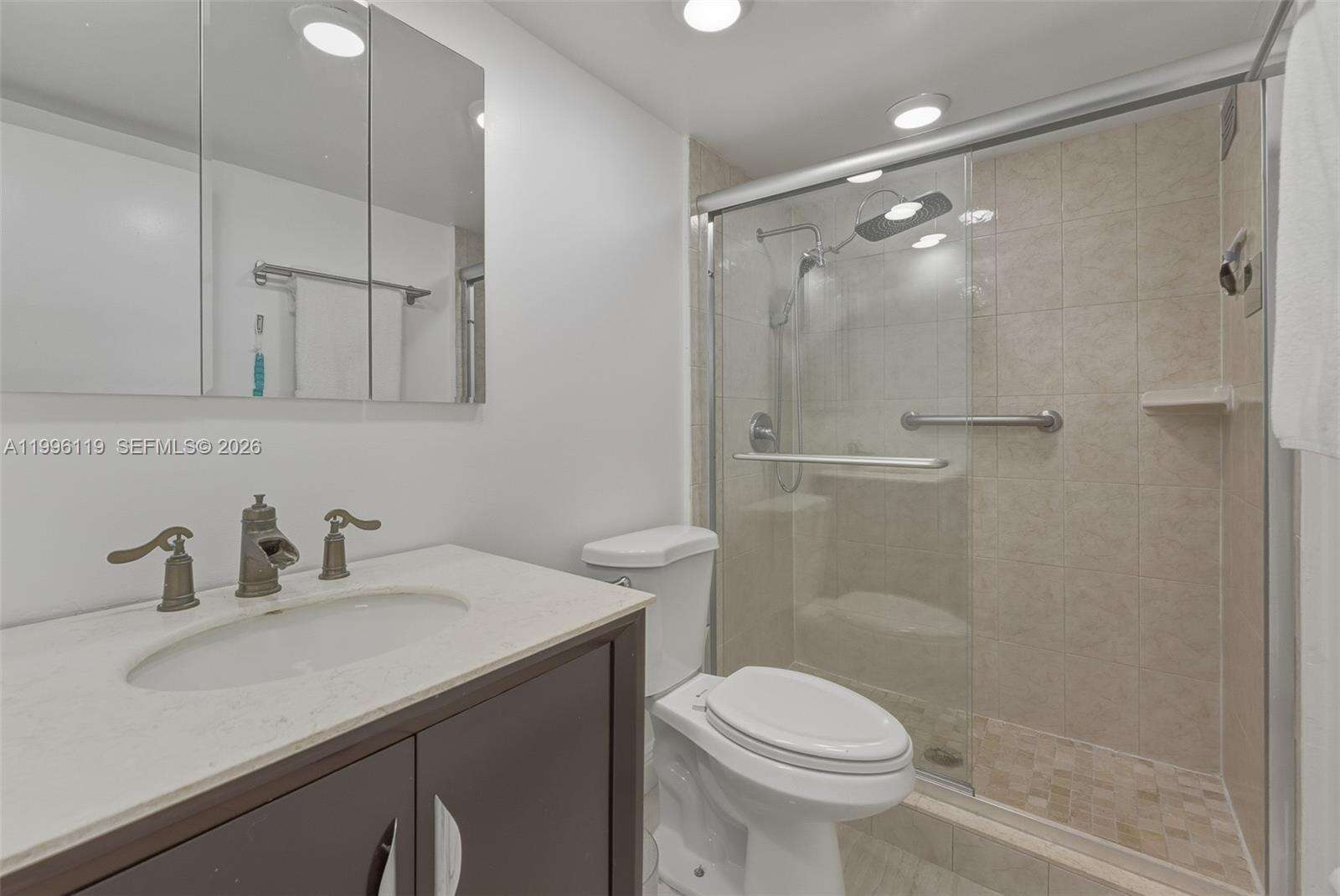 Parker Plaza at 2030 Ocean Dr, Hallandale Beach, FL 33009 - For Rent photo 10