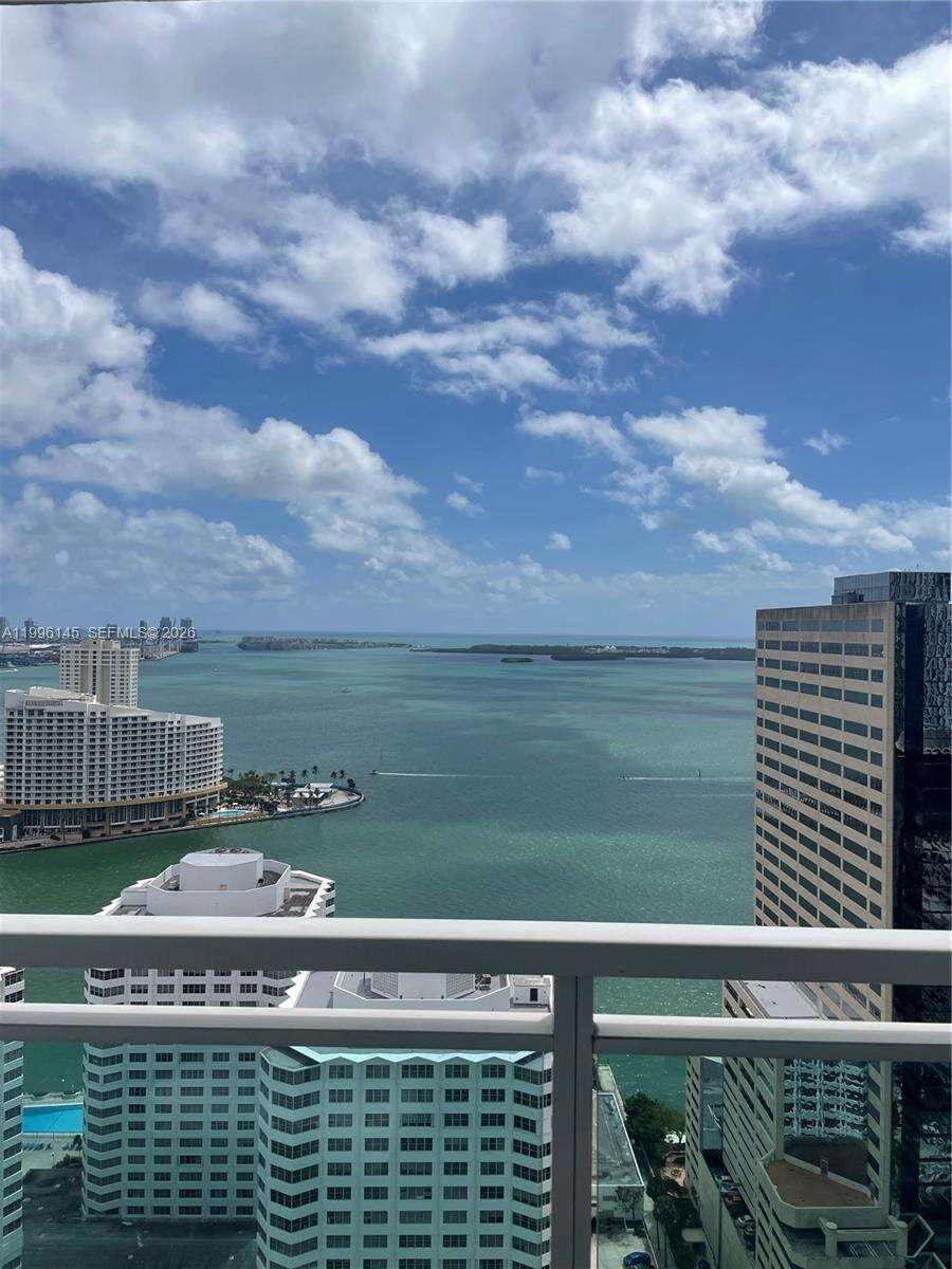 The Plaza On Brickell West at 951 Brickell Ave, Miami, FL 33131 - For Rent photo 1