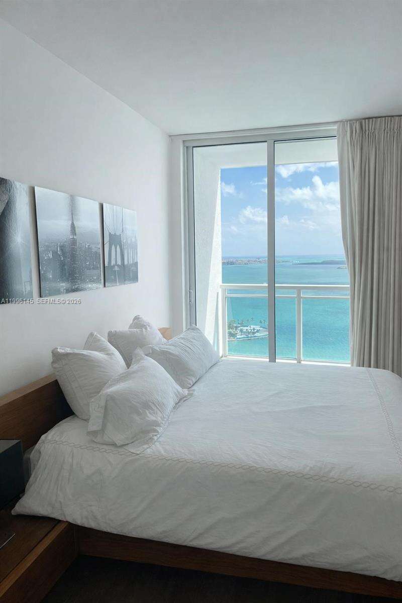 The Plaza On Brickell West at 951 Brickell Ave, Miami, FL 33131 - For Rent photo 2