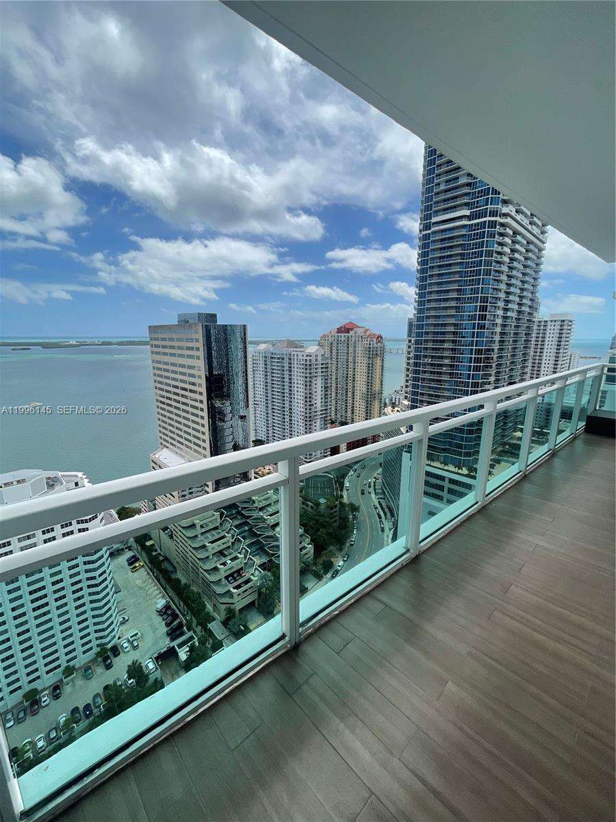 The Plaza On Brickell West at 951 Brickell Ave, Miami, FL 33131 - For Rent photo 16