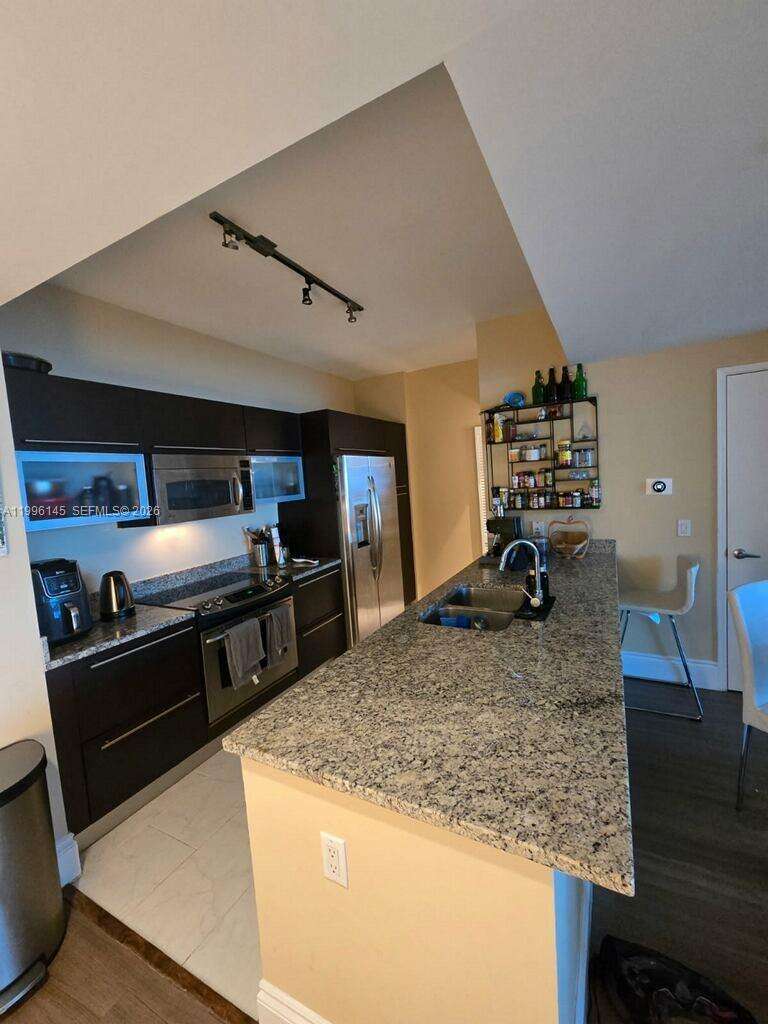 The Plaza On Brickell West at 951 Brickell Ave, Miami, FL 33131 - For Rent photo 27