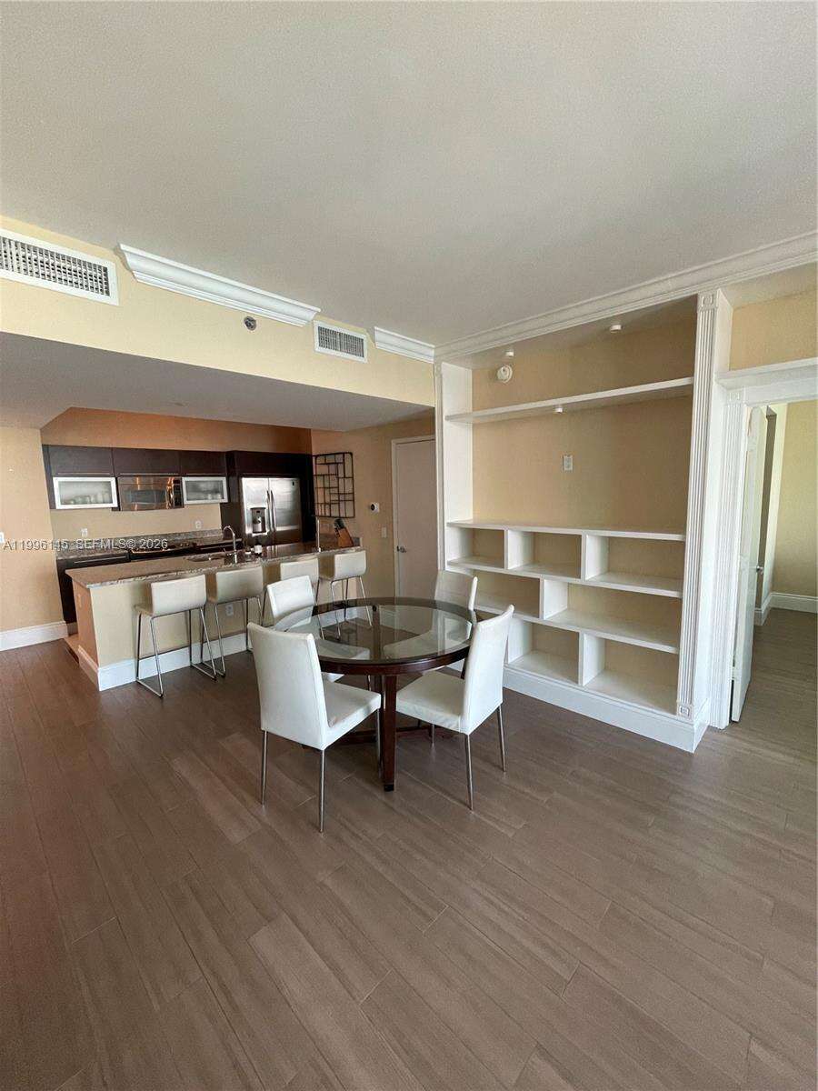 The Plaza On Brickell West at 951 Brickell Ave, Miami, FL 33131 - For Rent photo 9