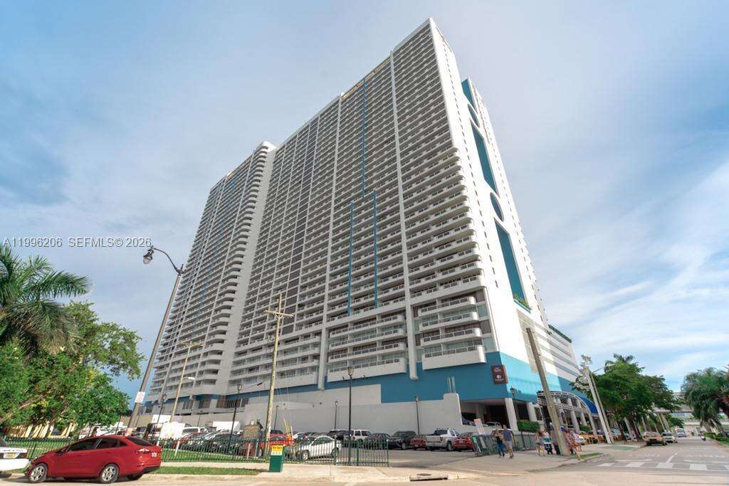 The Grand at 1717 Bayshore Dr, Miami, FL 33132 - For Rent photo 1