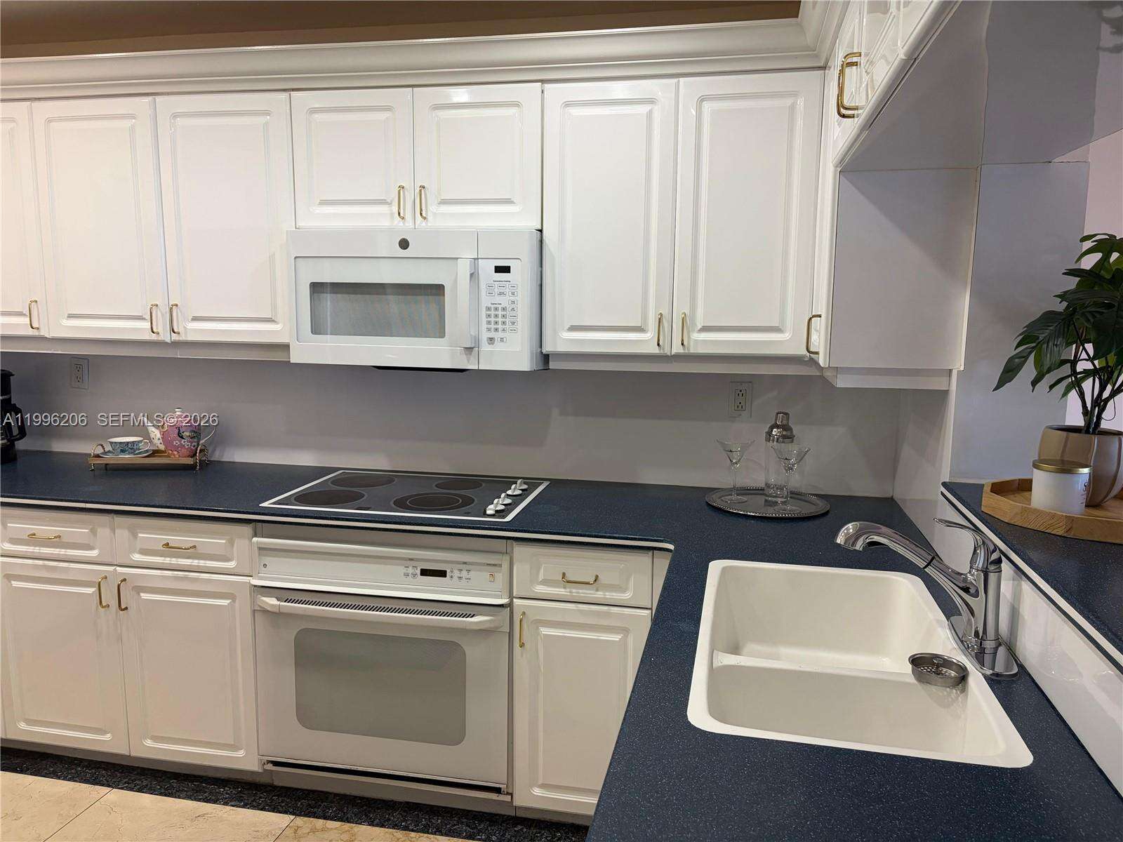 The Grand at 1717 Bayshore Dr, Miami, FL 33132 - For Rent photo 4