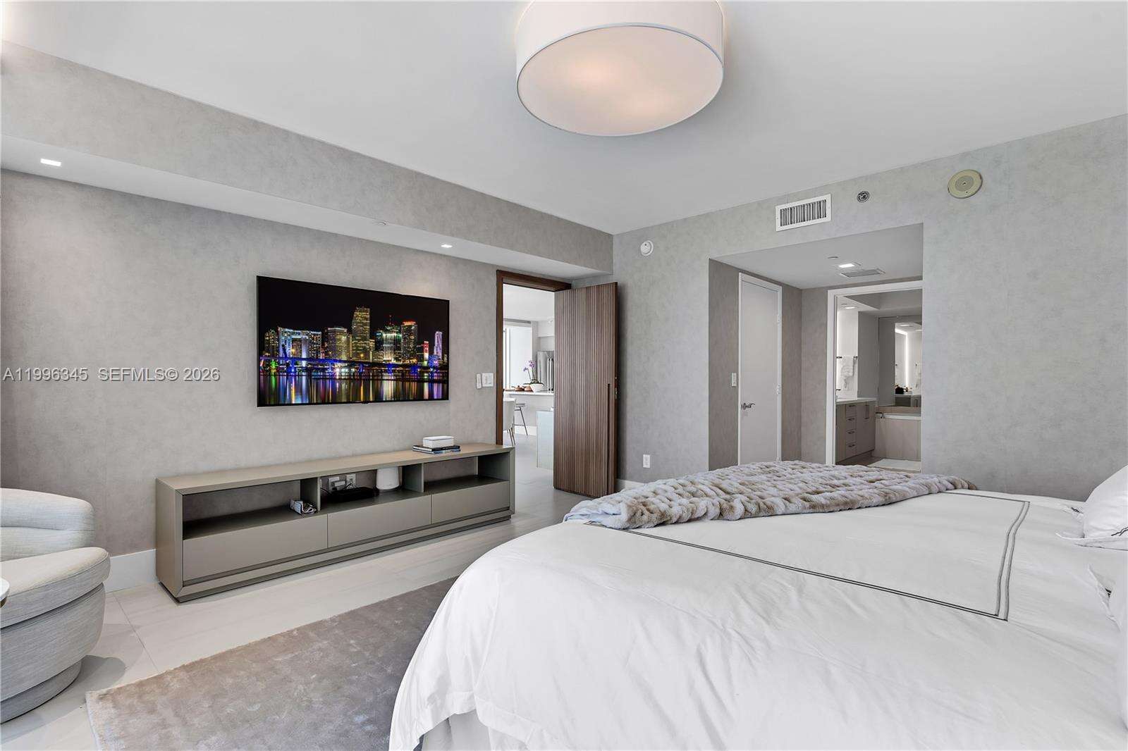 The Beach Club Two at 1830 Ocean Dr, Hallandale Beach, FL 33009 - For Rent photo 21