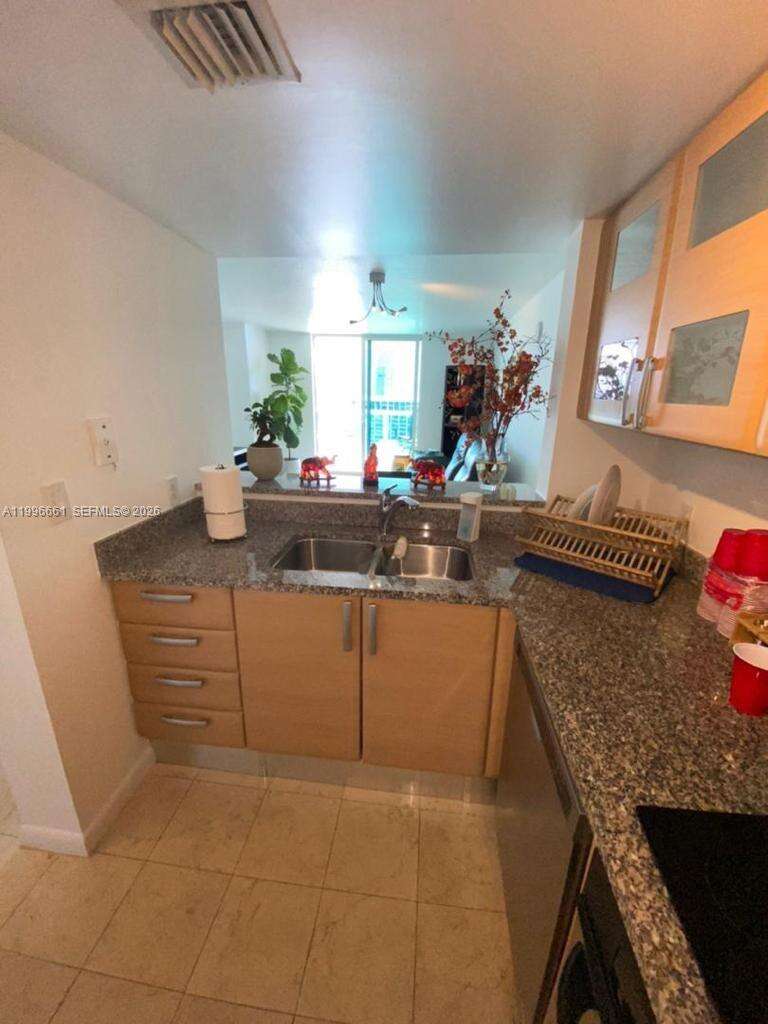 Skyline On Brickell at 2101 Brickell Ave, Miami, FL 33129 - For Rent photo 6