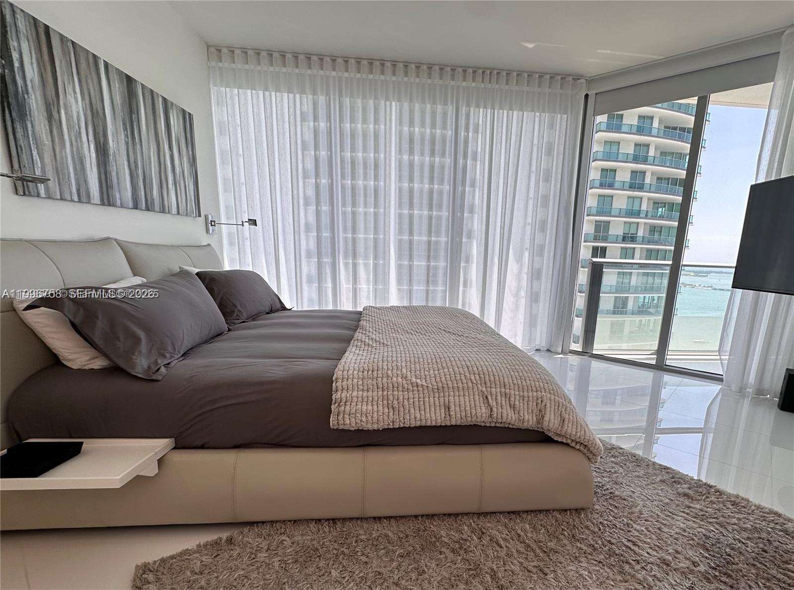 Brickell House at 1300 Brickell Bay Dr, Miami, FL 33131 - For Rent photo 11