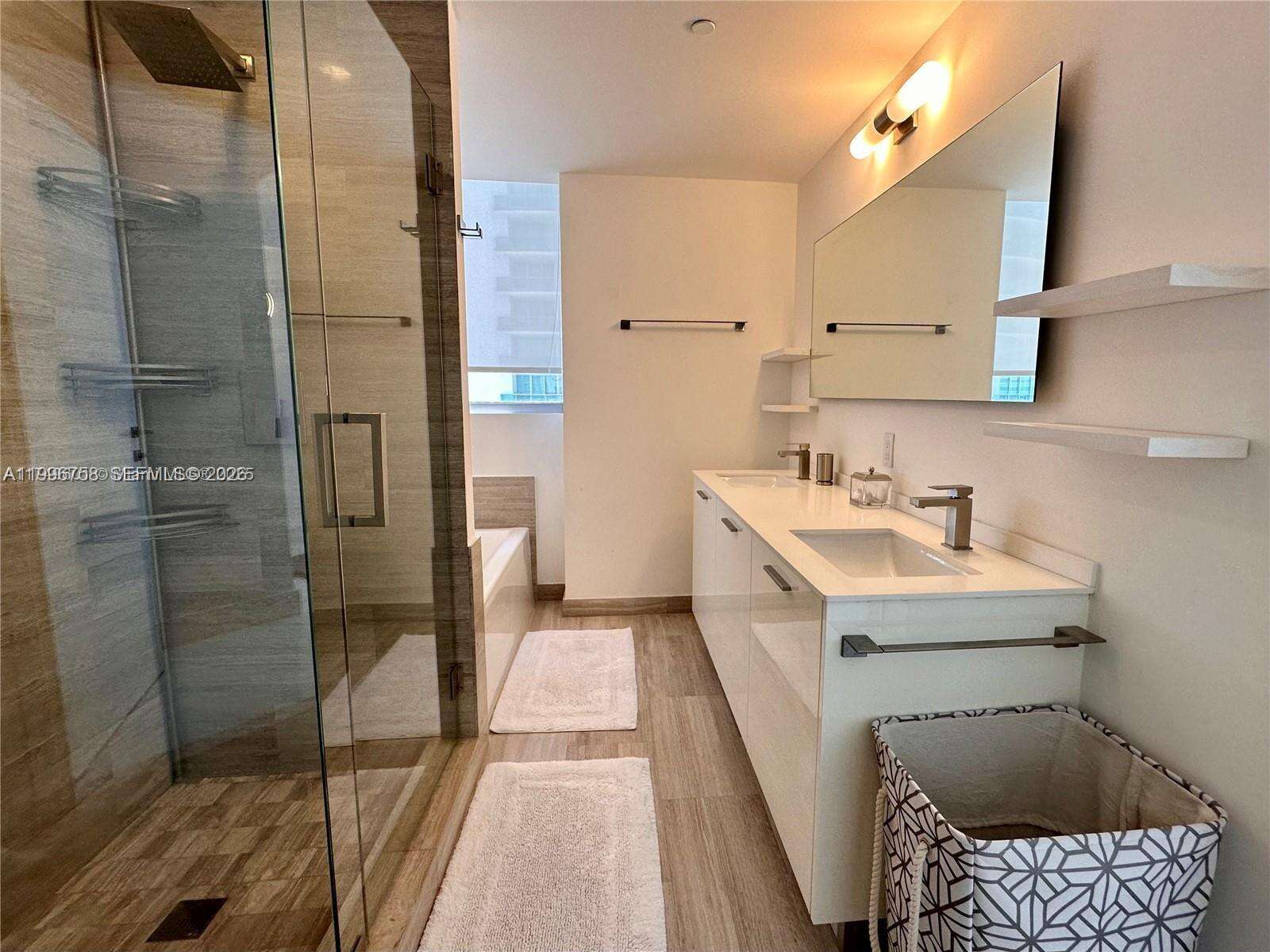 Brickell House at 1300 Brickell Bay Dr, Miami, FL 33131 - For Rent photo 13