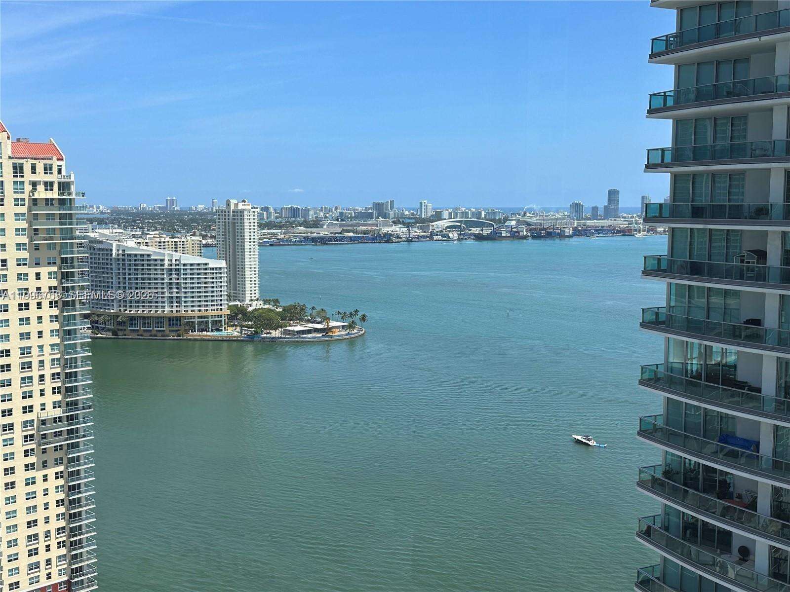 Brickell House at 1300 Brickell Bay Dr, Miami, FL 33131 - For Rent photo 20
