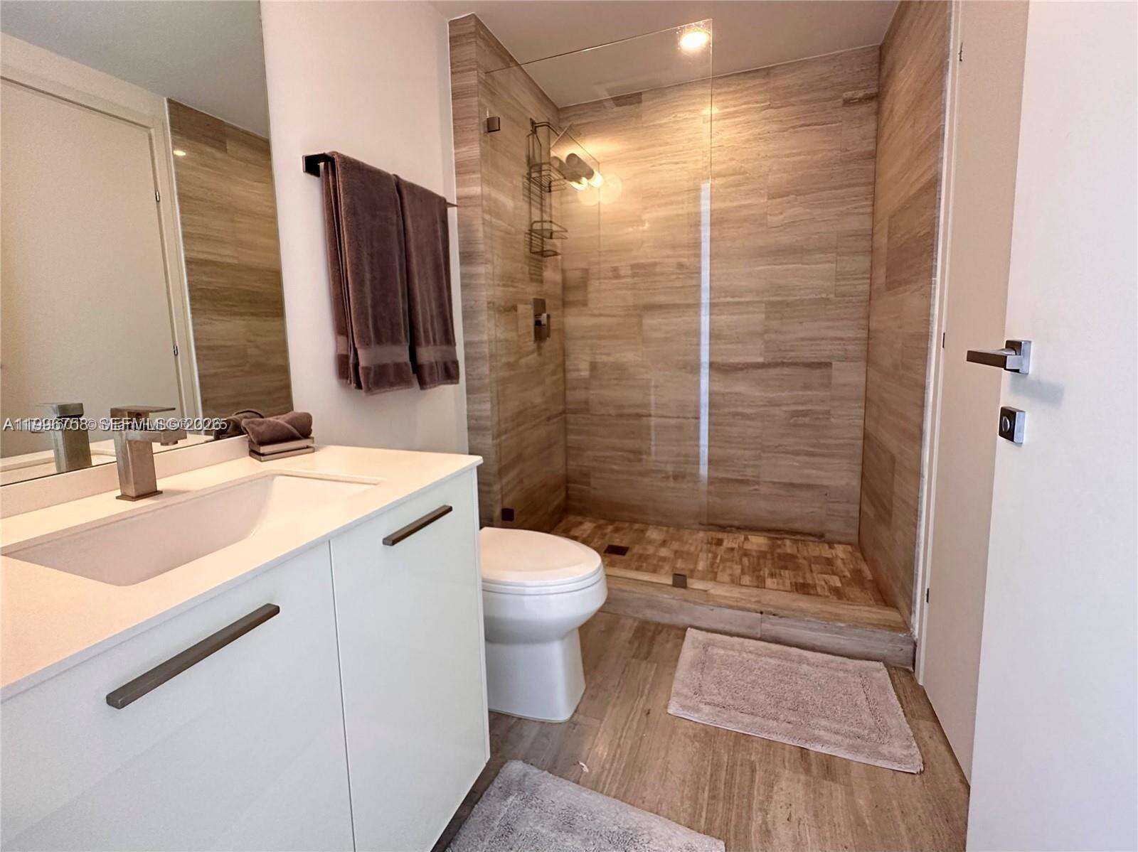 Brickell House at 1300 Brickell Bay Dr, Miami, FL 33131 - For Rent photo 22