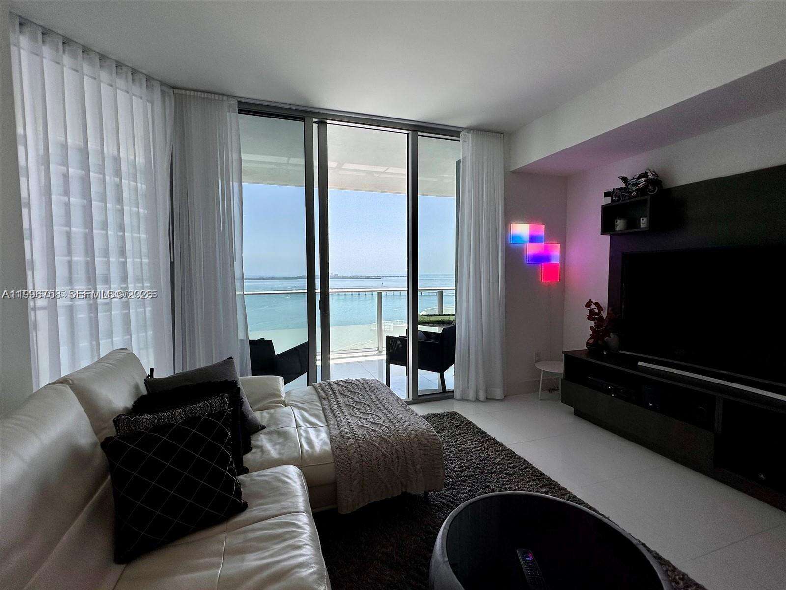 Brickell House at 1300 Brickell Bay Dr, Miami, FL 33131 - For Rent photo 4