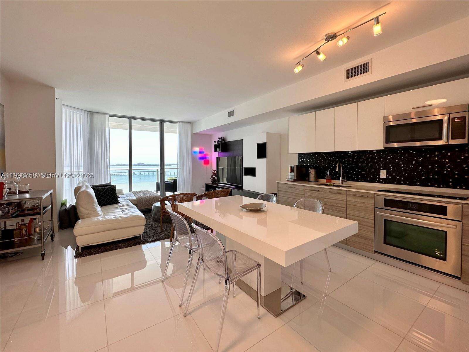 Brickell House at 1300 Brickell Bay Dr, Miami, FL 33131 - For Rent photo 7