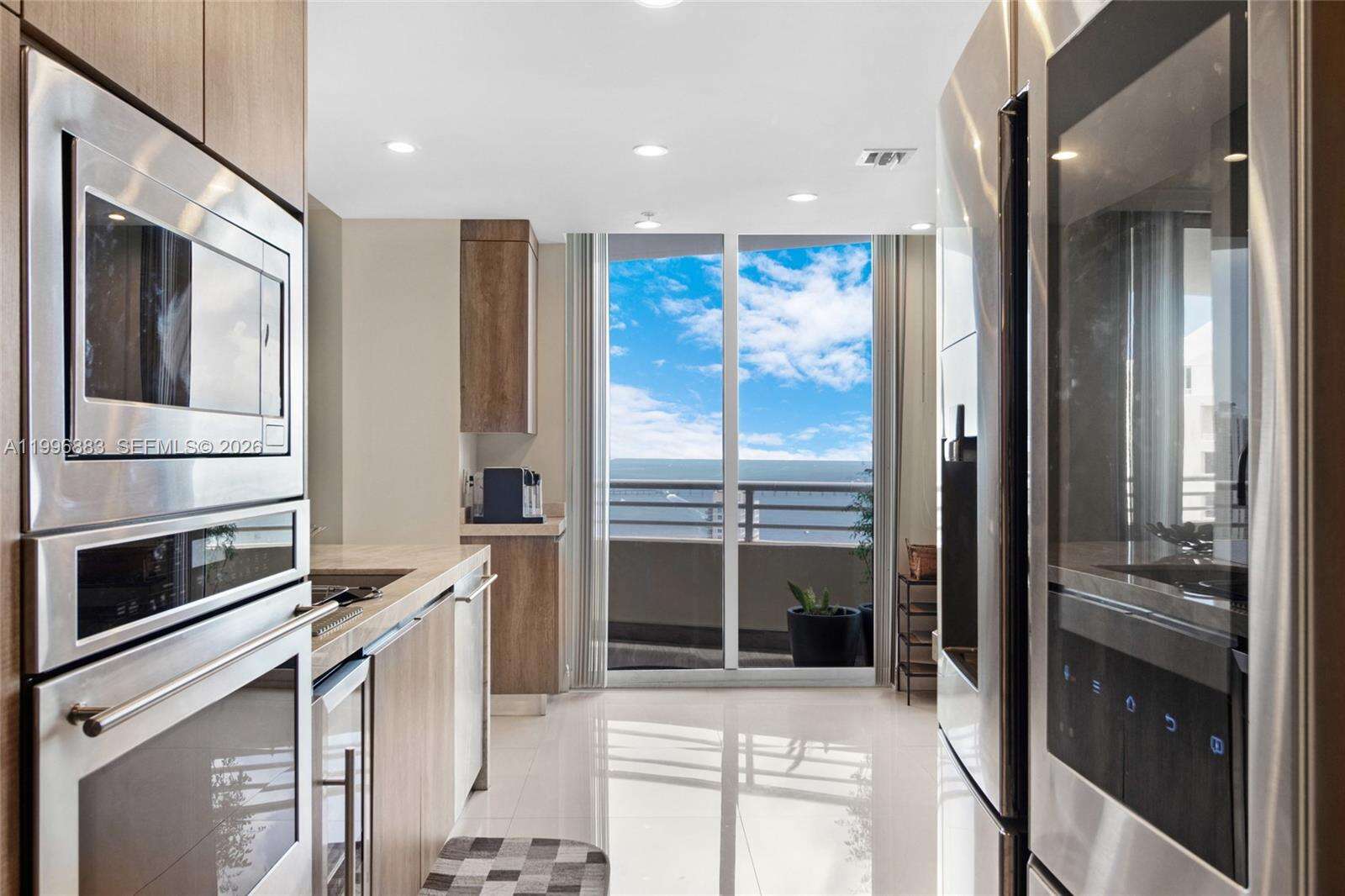 Three Tequesta Point at 848 Brickell Key Dr, Miami, FL 33131 - For Rent photo 11