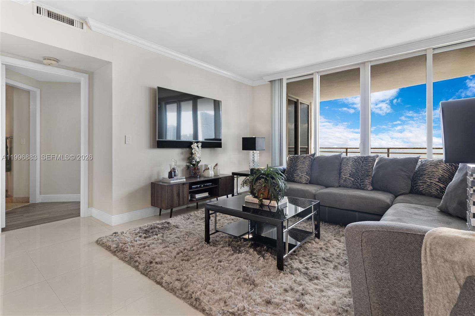 Three Tequesta Point at 848 Brickell Key Dr, Miami, FL 33131 - For Rent photo 16