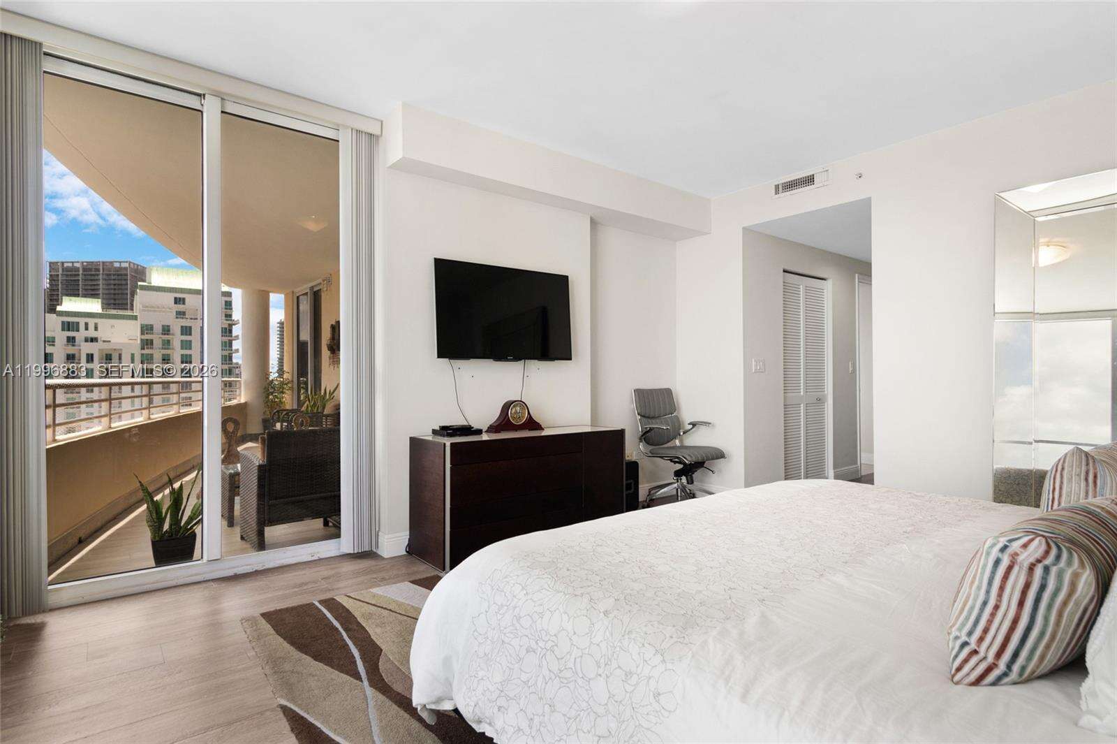 Three Tequesta Point at 848 Brickell Key Dr, Miami, FL 33131 - For Rent photo 27