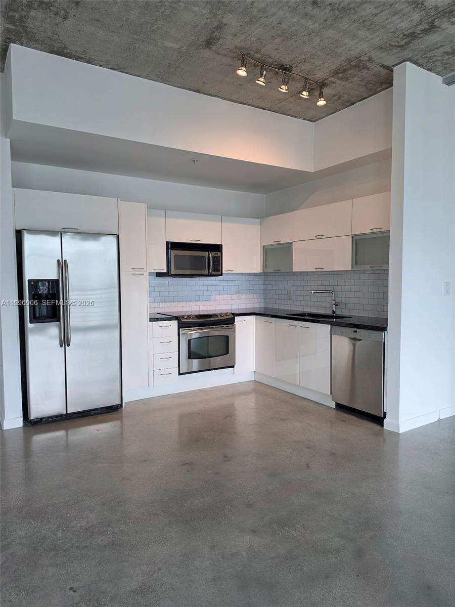 The Loft 2 at 133 2 Ave, Miami, FL 33132 - For Rent photo 8