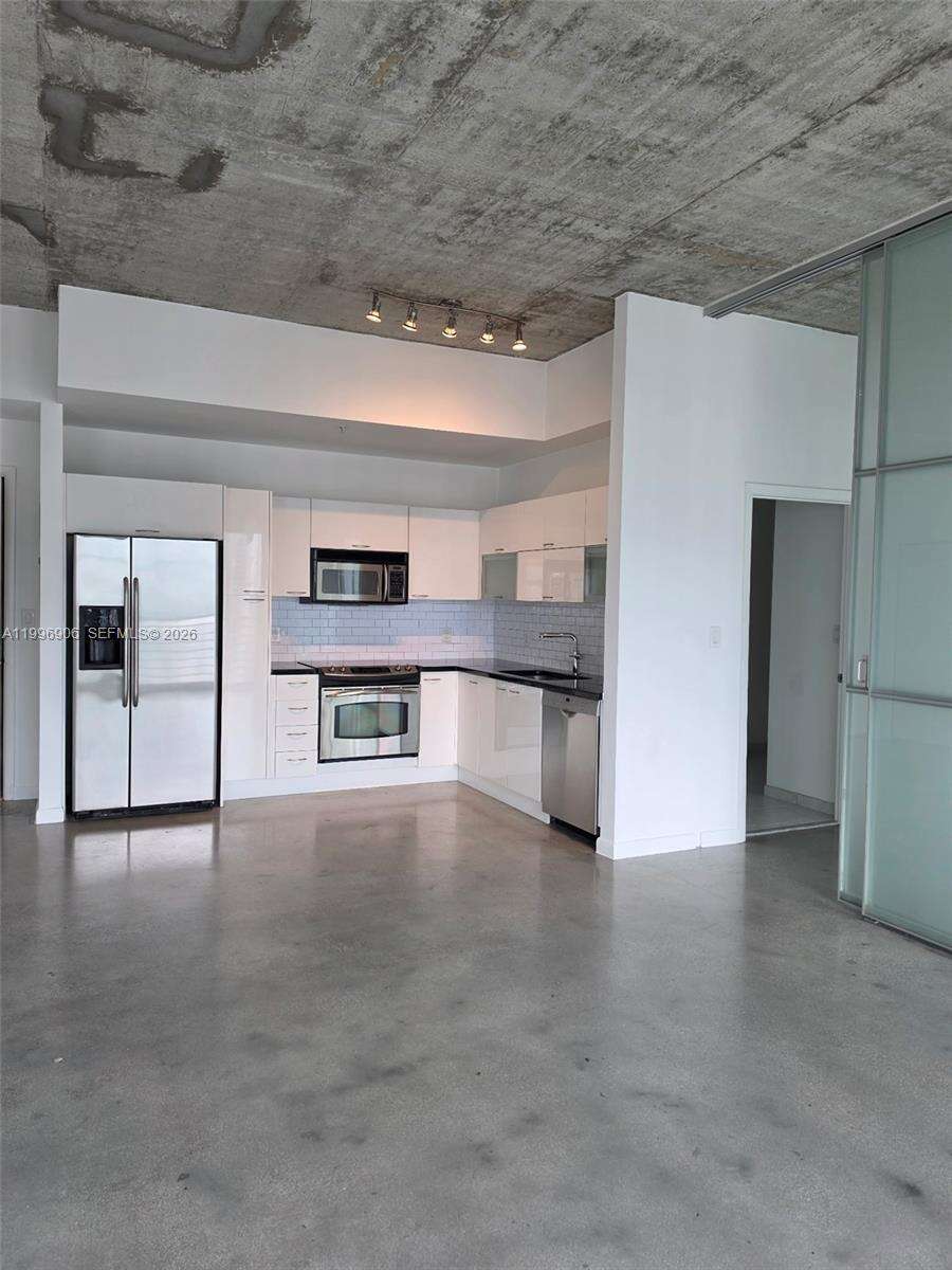 The Loft 2 at 133 2 Ave, Miami, FL 33132 - For Rent photo 9