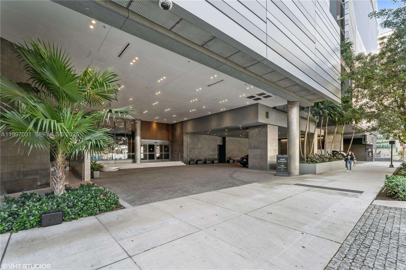 Rise Brickell at 88 7 St, Miami, FL 33130 - For Rent photo 3