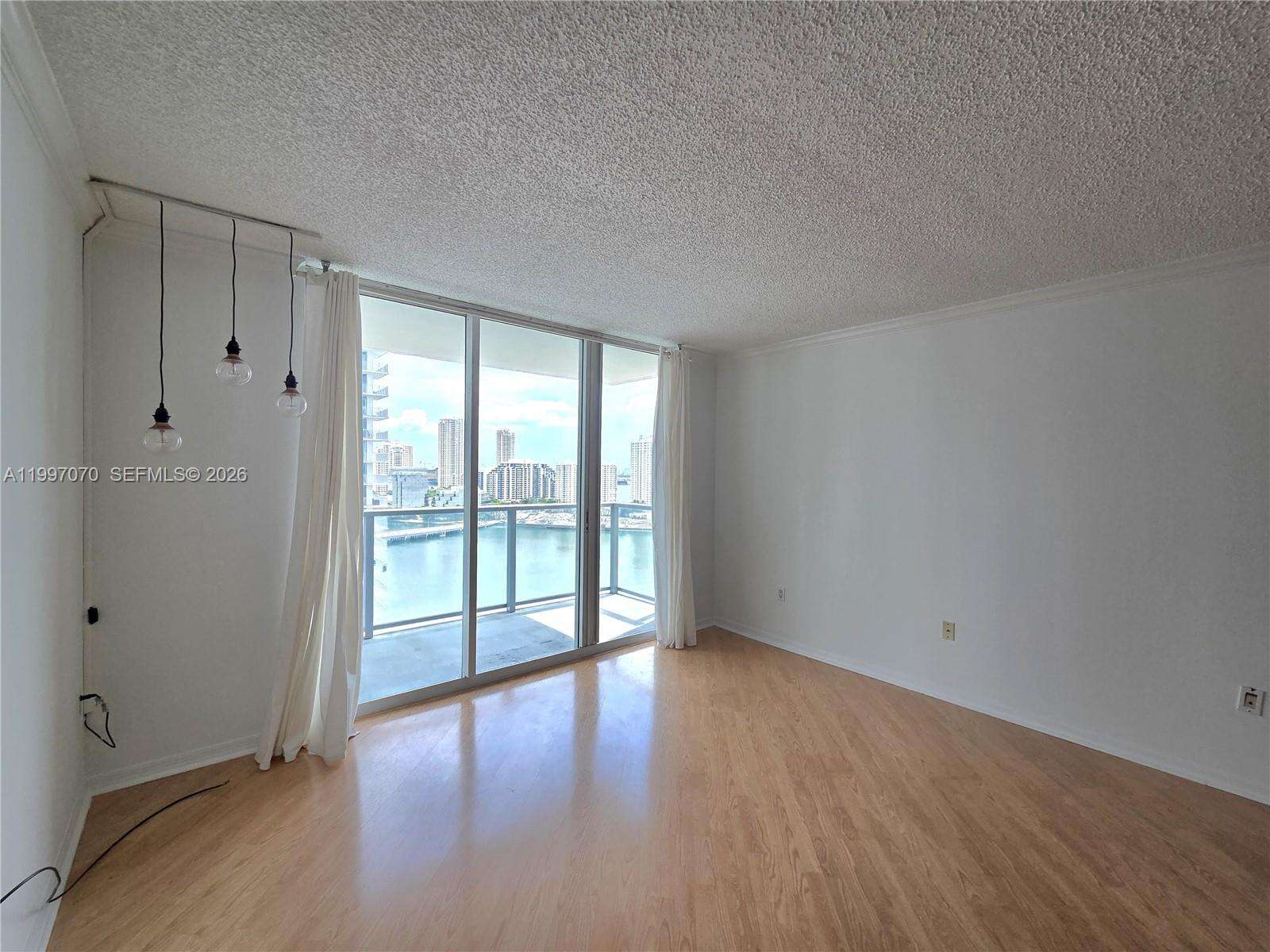 The Mark On Brickell at 1155 Brickell Bay Dr, Miami, FL 33131 - For Rent photo 3