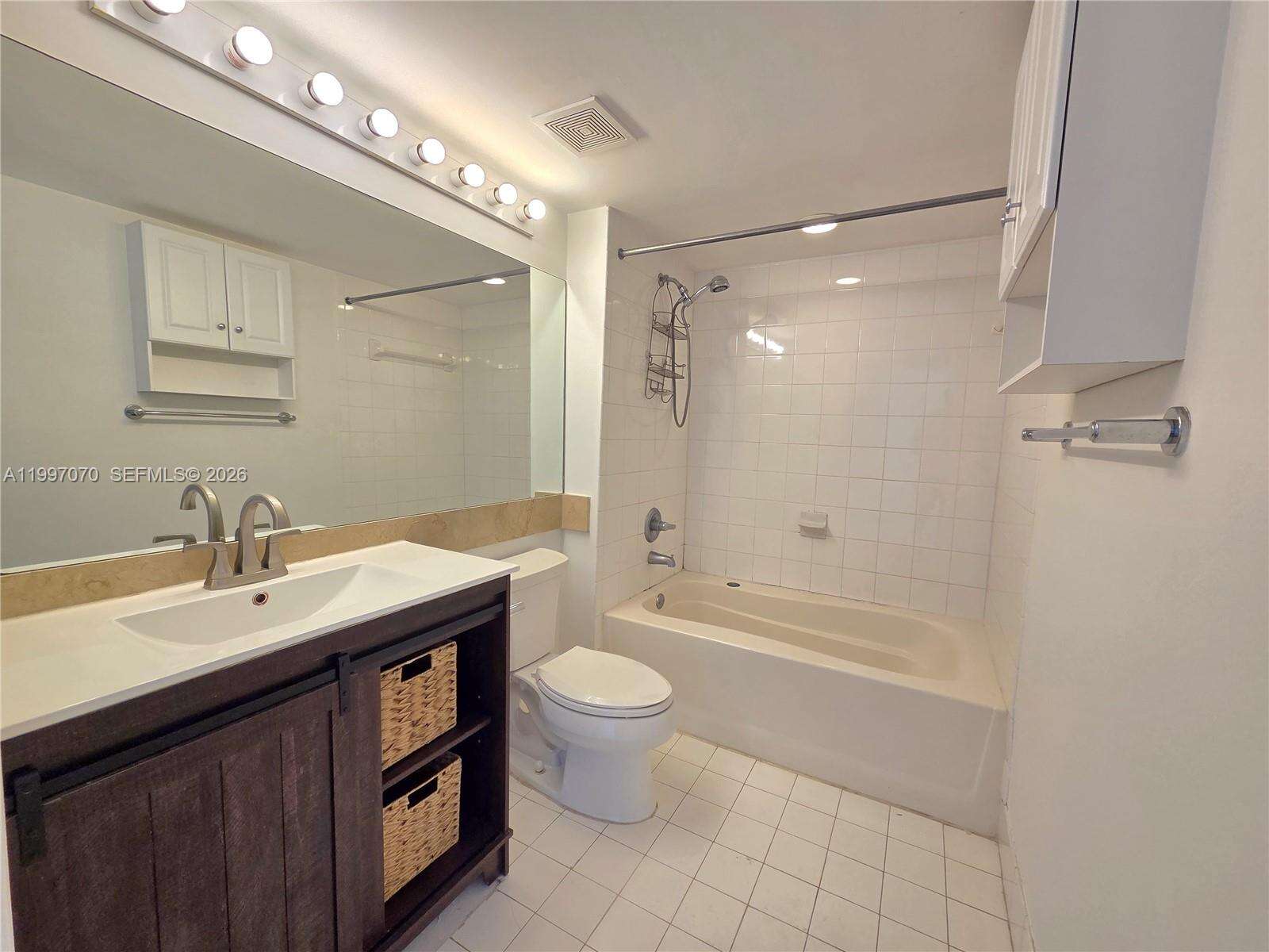 The Mark On Brickell at 1155 Brickell Bay Dr, Miami, FL 33131 - For Rent photo 22