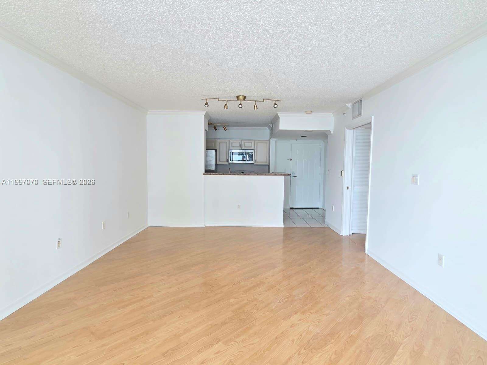 The Mark On Brickell at 1155 Brickell Bay Dr, Miami, FL 33131 - For Rent photo 4