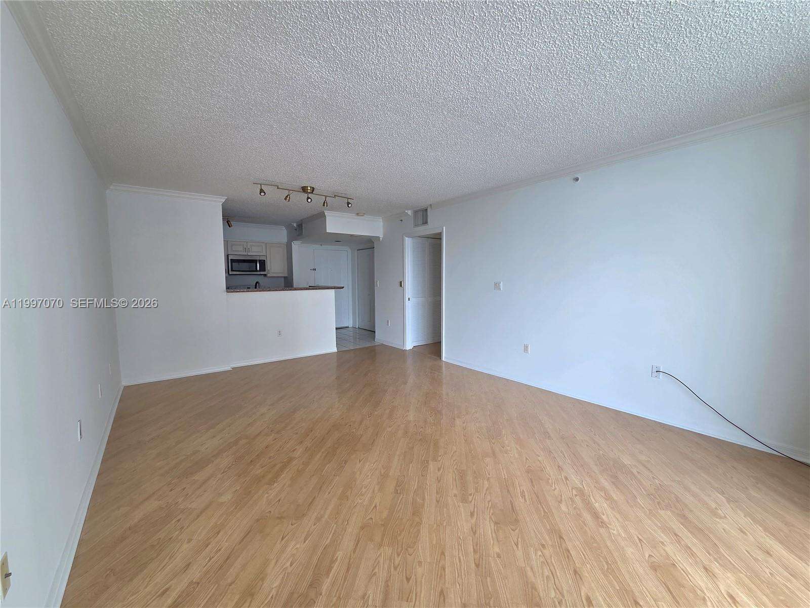 The Mark On Brickell at 1155 Brickell Bay Dr, Miami, FL 33131 - For Rent photo 5