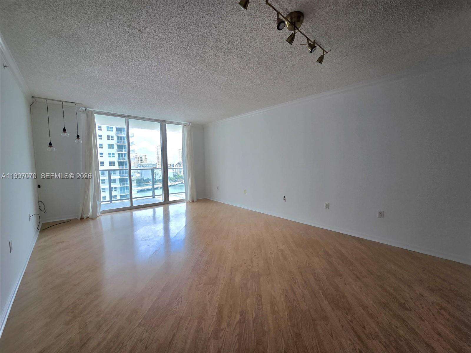 The Mark On Brickell at 1155 Brickell Bay Dr, Miami, FL 33131 - For Rent photo 6