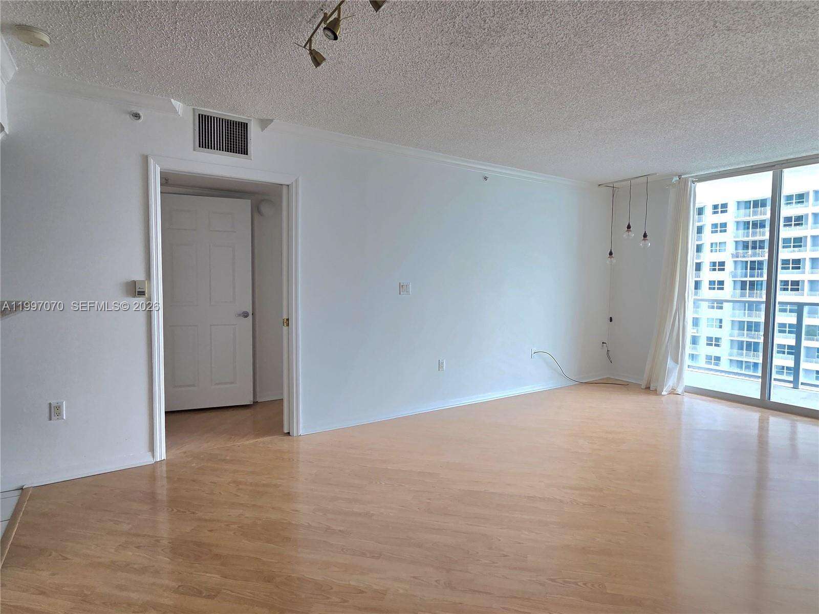 The Mark On Brickell at 1155 Brickell Bay Dr, Miami, FL 33131 - For Rent photo 8