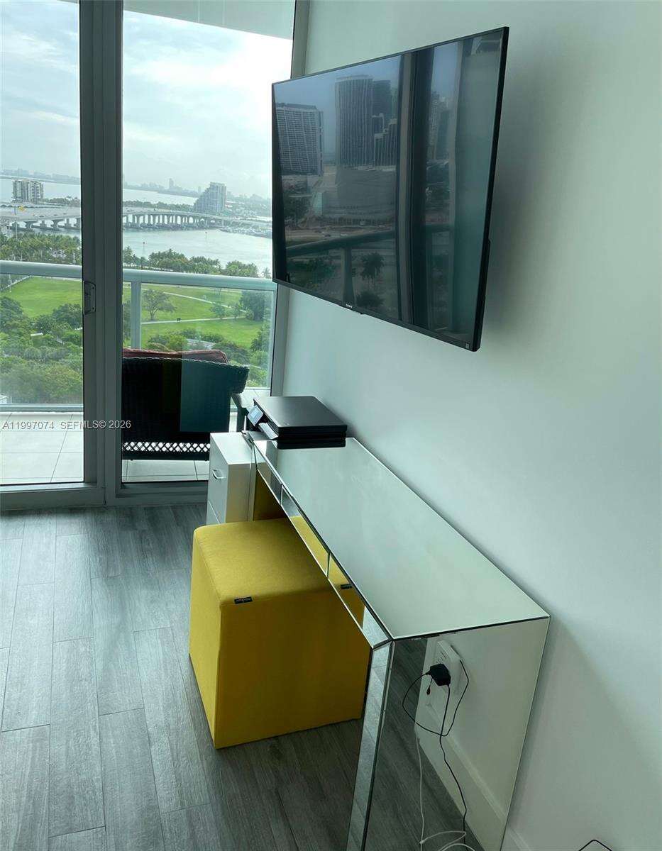 Marina Blue at 888 Biscayne Blvd, Miami, FL 33132 - For Rent photo 27